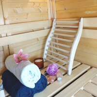 Sauna R&uuml;ckenlehne, ergonomische S-Form, Rundst&auml;be eingelassen aus Holz 51 cm